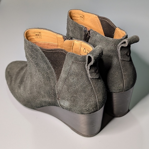 Vionic Paloma dark green/gray suede wedge ankle booties, US 6 (EU 37) - Picture 3 of 8